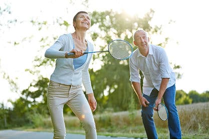 Spiele im Garten - Badminton