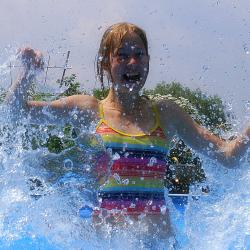 Wasser Vergnügen im eigenen Swimming-Pool