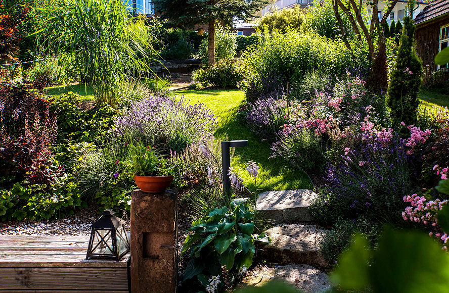 Garten mit Terrasse