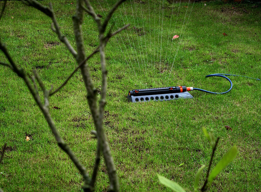 Automatische Gartenbewässerung für den Rasen
