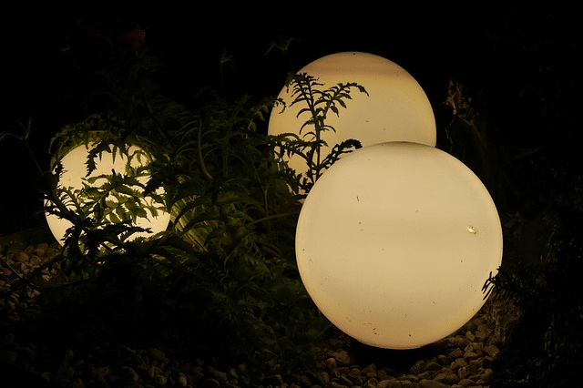 Beleuchtung im Garten: Mit schöner Gartenbeleuchtung lässt sich je nach persönlichem Geschmack ein ganz besonderes Flair zaubern.