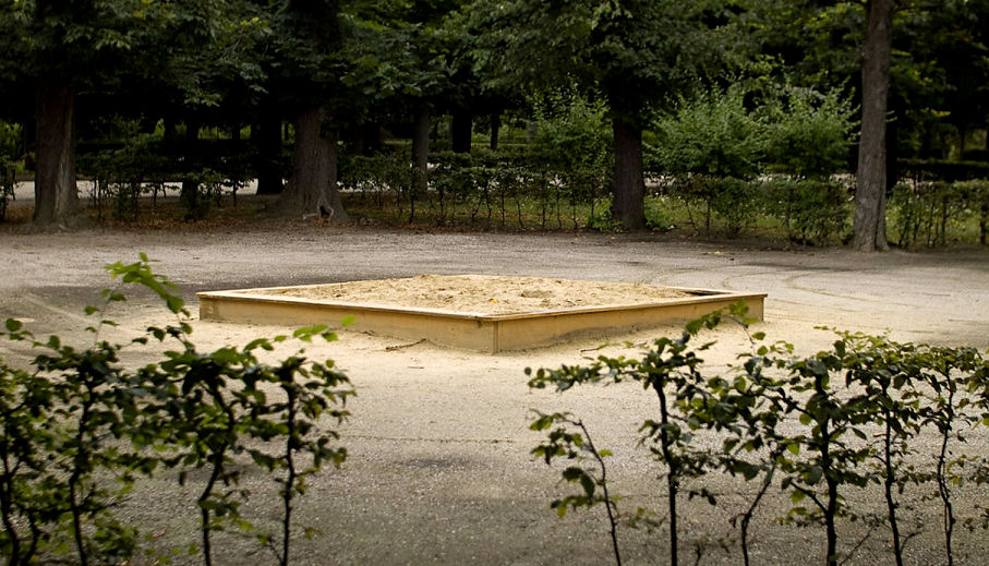 Sandkasten in Wien - natürlich aus Holz.