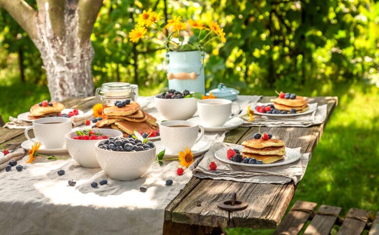 Im Sommer einen eigenen Garten haben - macht so manchen Genuss erst möglich.