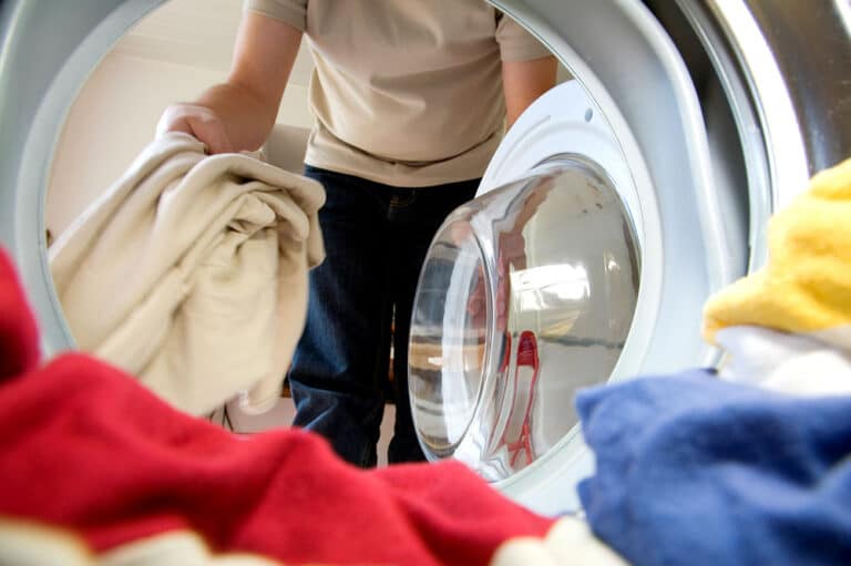 Was Waschmaschine und Wäschetrockner betrifft, lohnt sich das Energiesparen im Haushalt so richtig.