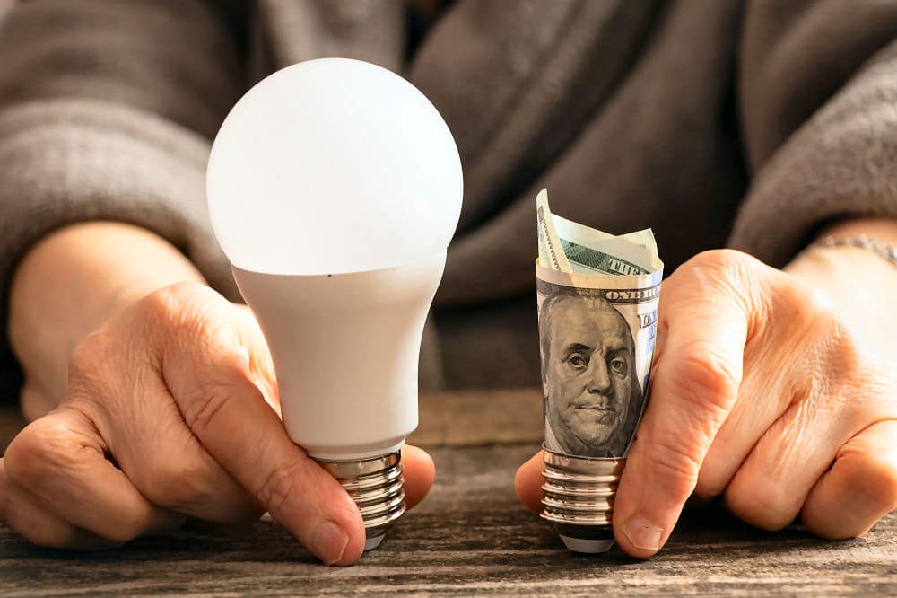 LEDs sind Alleskönner - weniger Stromverbrauch bei gleicher Helligkeit und weniger Müll.