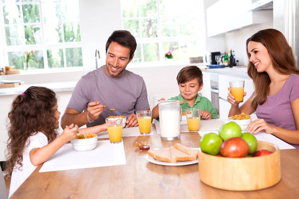 Was und wie sollten Kinder zum Frühstück essen?