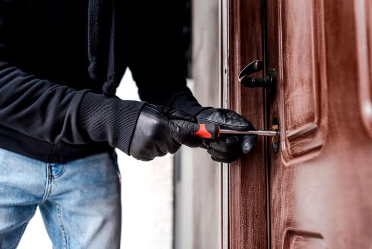 Moderne Schließsysteme machen es Langfingern schwer, sich Zugang zum Haus zu verschaffen.