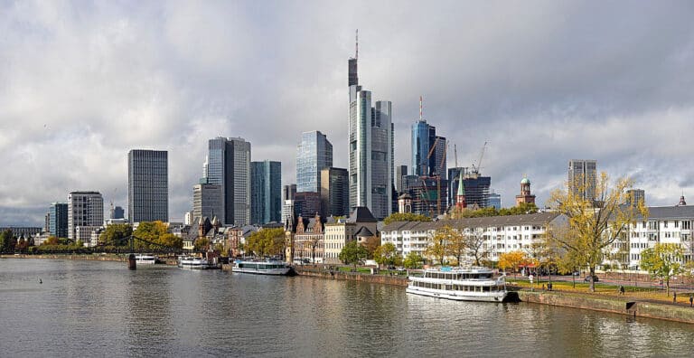 In Frankfurt gibt es nicht nur Wolkenkratzer und besonders elegante Wohnviertel, sondern Wohnviertel für jeden Lebensstil und jede Vorliebe.