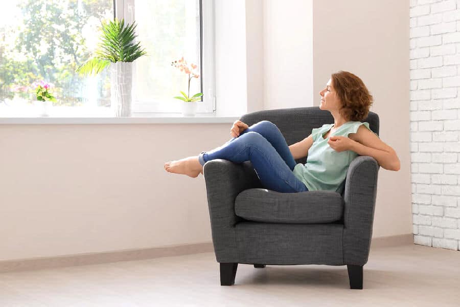 Lassen Sie das Fenster ausreichend frei, um ohne Hindernisse aus dem Fenster blicken zu können. 