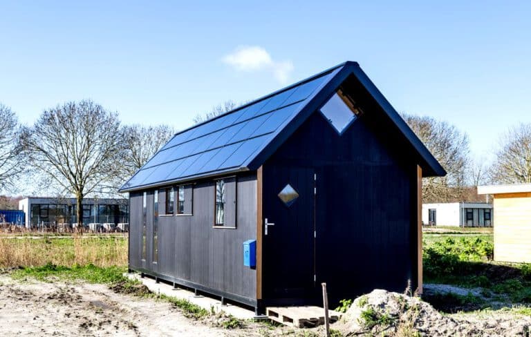 Umweltfreundliches Wohnen durch minimalistisches Design und Bauweise in Container Format, Almere Niederlande