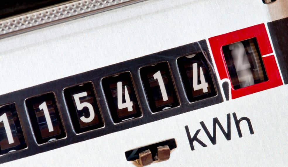 Mit einem Speicher sinkt die Abhängigkeit vom Energieversorger spürbar. Stromausfälle oder steigende Energiepreise verlieren an Schrecken.